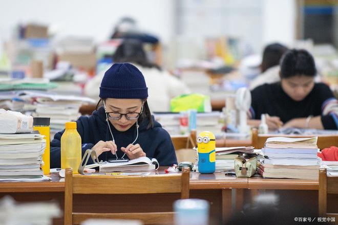 开元体育官网最新版国内考试卷考生国外留学卷家庭？张雪峰再爆金句：考生少走弯路(图3)