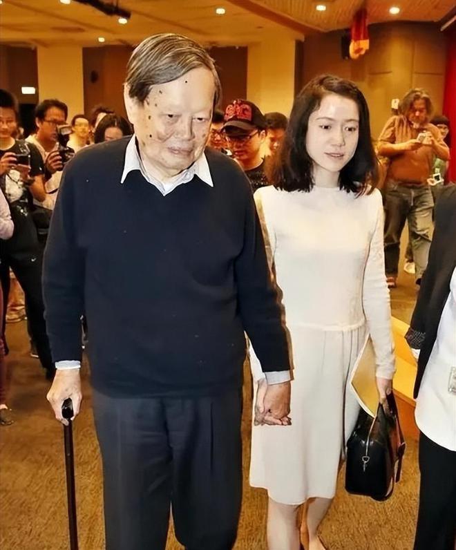 开元体育官网翁帆：杨先生不“精”他很傻留别墅给自己是因为我们真的没钱(图8)